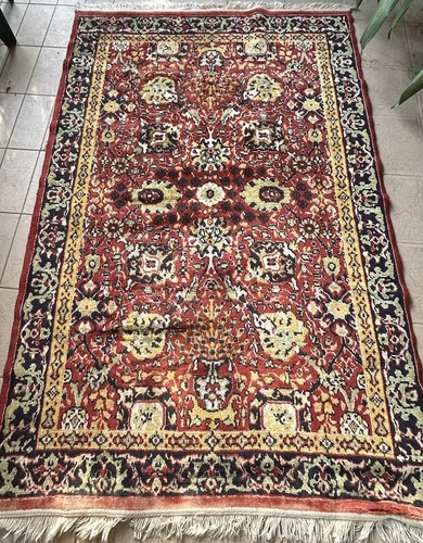 Tappeto persiano con frange